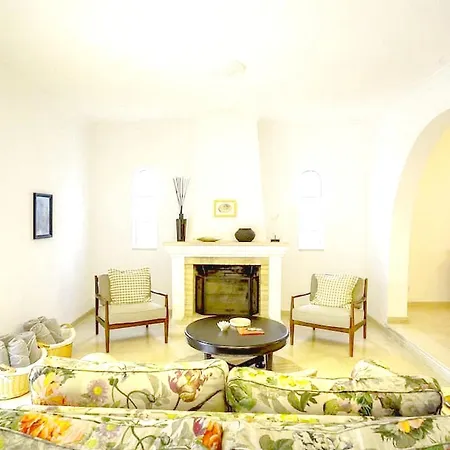 Luxurious Large Vilamoura Semesterbostad